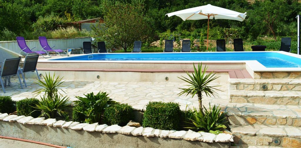 Villa Bubalo Omiš Eksteriør bilde