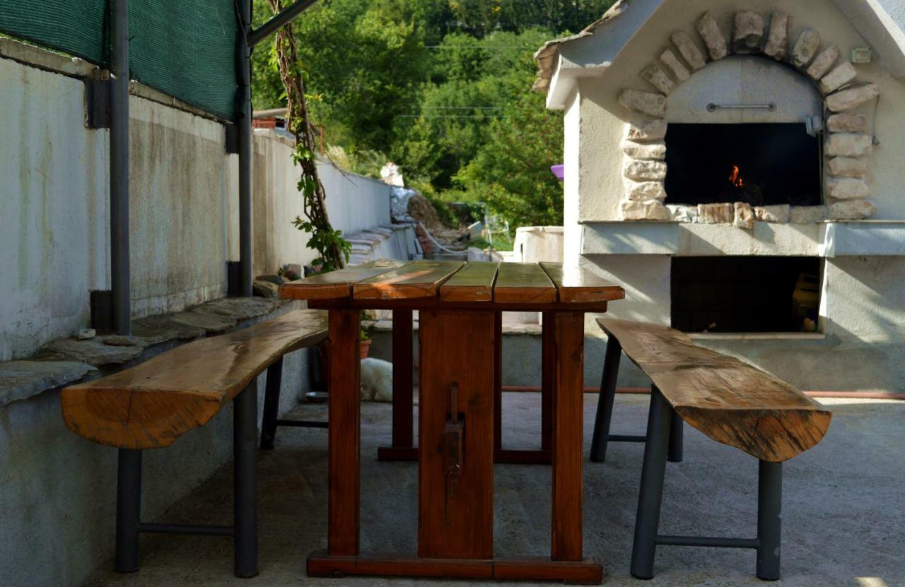 Villa Bubalo Omiš Eksteriør bilde